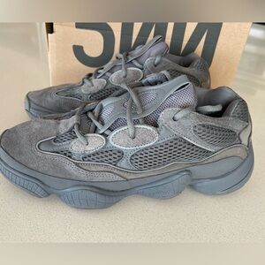 Yeezy 500 Granite size 8.5 42 worn once